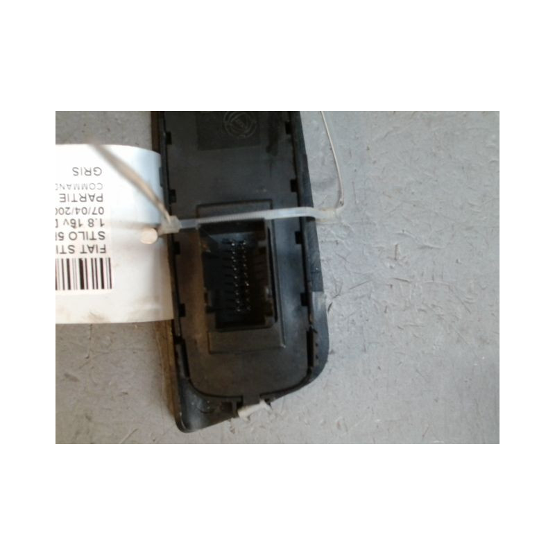 COMMANDE LEVE-GLACE PORTE AVG FIAT STILO 5P