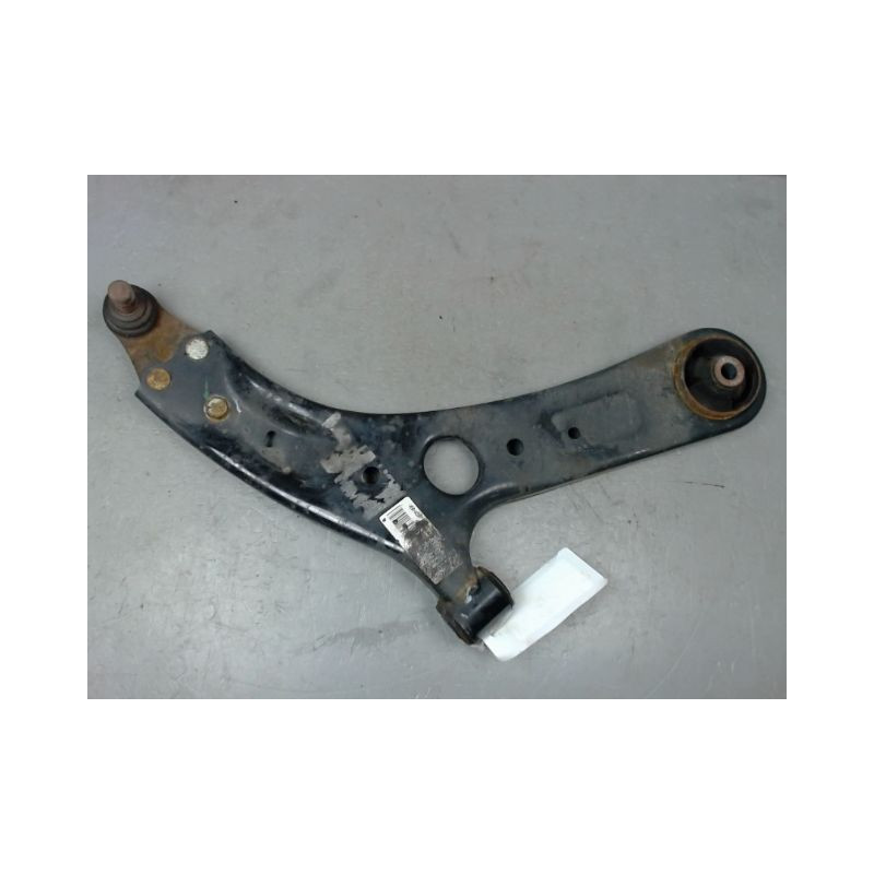 TRIANGLE INFERIEUR AVANT DROIT KIA CEE-D