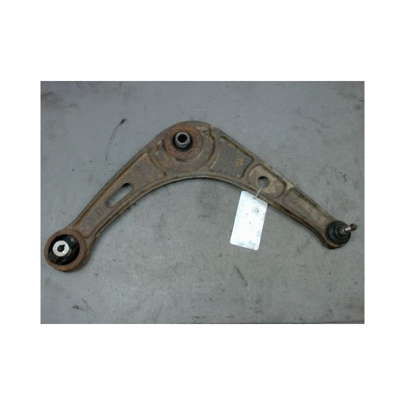 TRIANGLE INFERIEUR AVANT DROIT RENAULT LAGUNA 98-2000