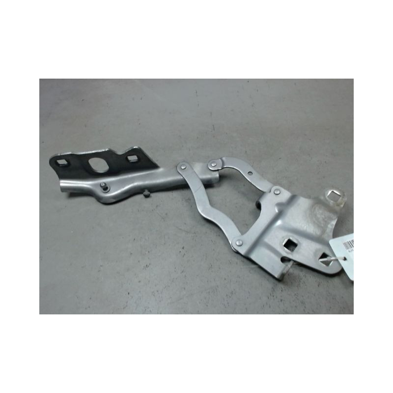 COMPAS DROIT CAPOT ALFA ROMEO STELVIO