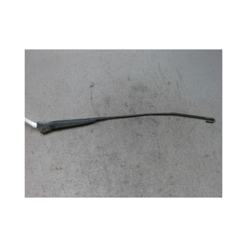 BRAS ESSUIE-GLACE ARRIERE TOYOTA AVENSIS 2000-2003