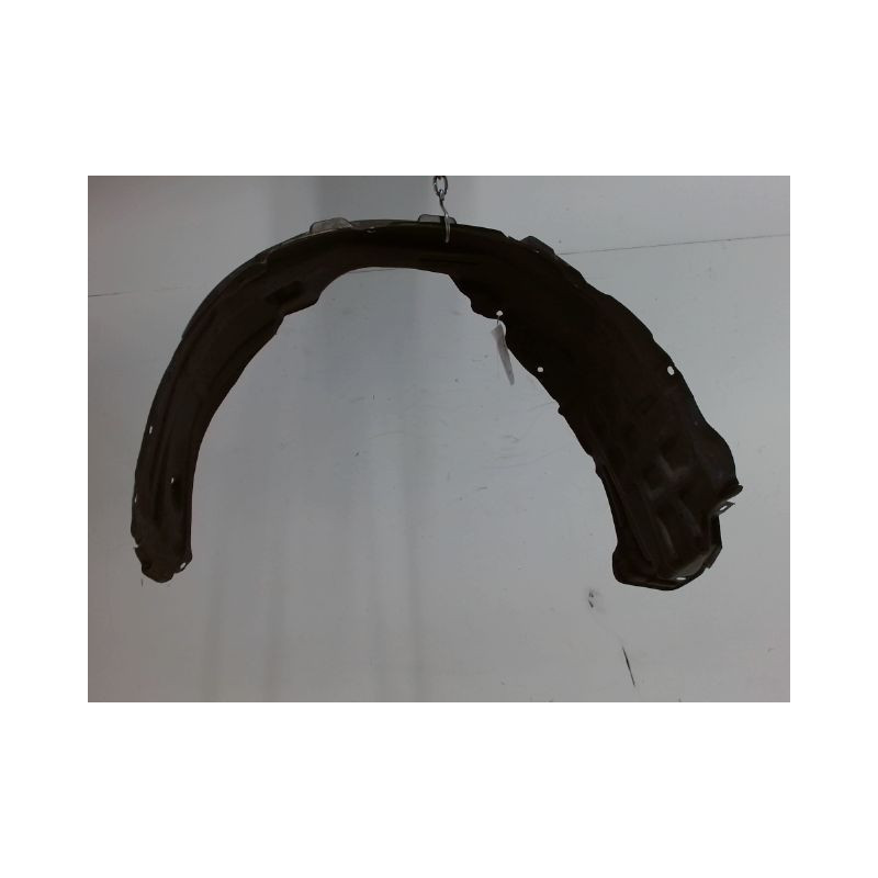 PARE-BOUE AVANT DROIT TOYOTA AVENSIS 2000-2003