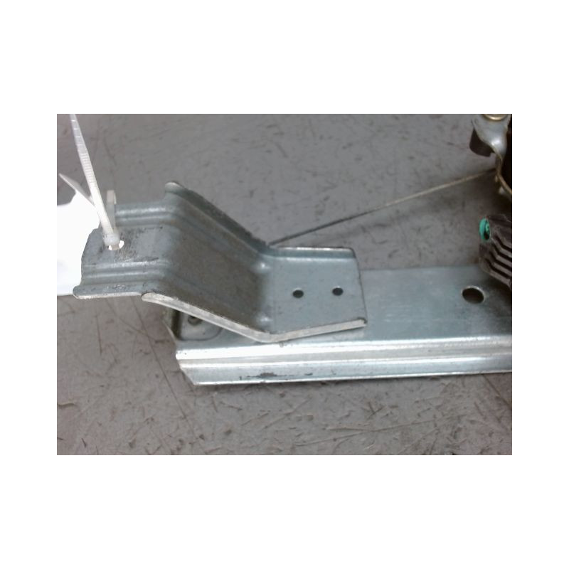 MECANISME+MOTEUR LEVE-GLACE ARRIERE DROIT MERCEDES CLASSE A 2001 -