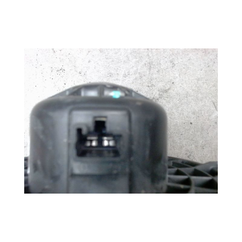MOTEUR VENTILATEUR CHAUFFAGE MITSUBISHI L 200