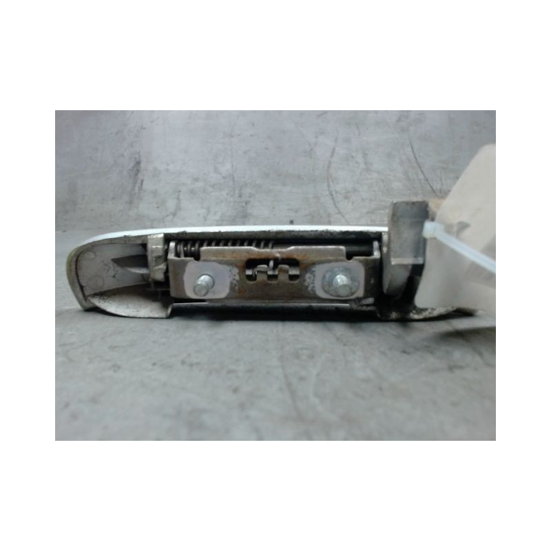 POIGNEE EXTERIEURE PORTE ARRIERE DROIT MITSUBISHI COLT