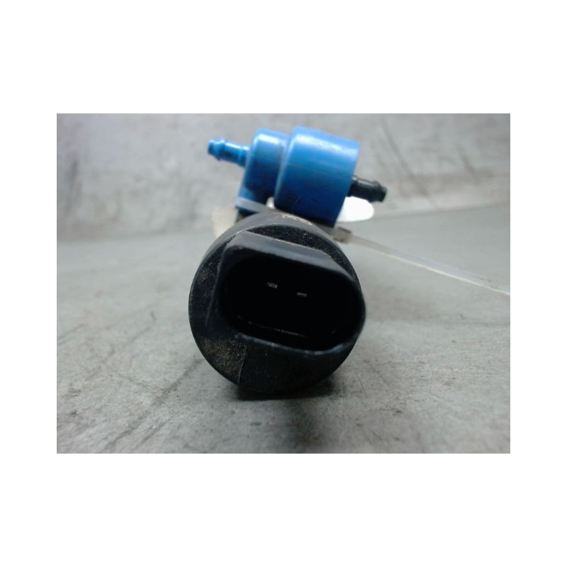 POMPE LAVE-GLACE AVANT MITSUBISHI COLT
