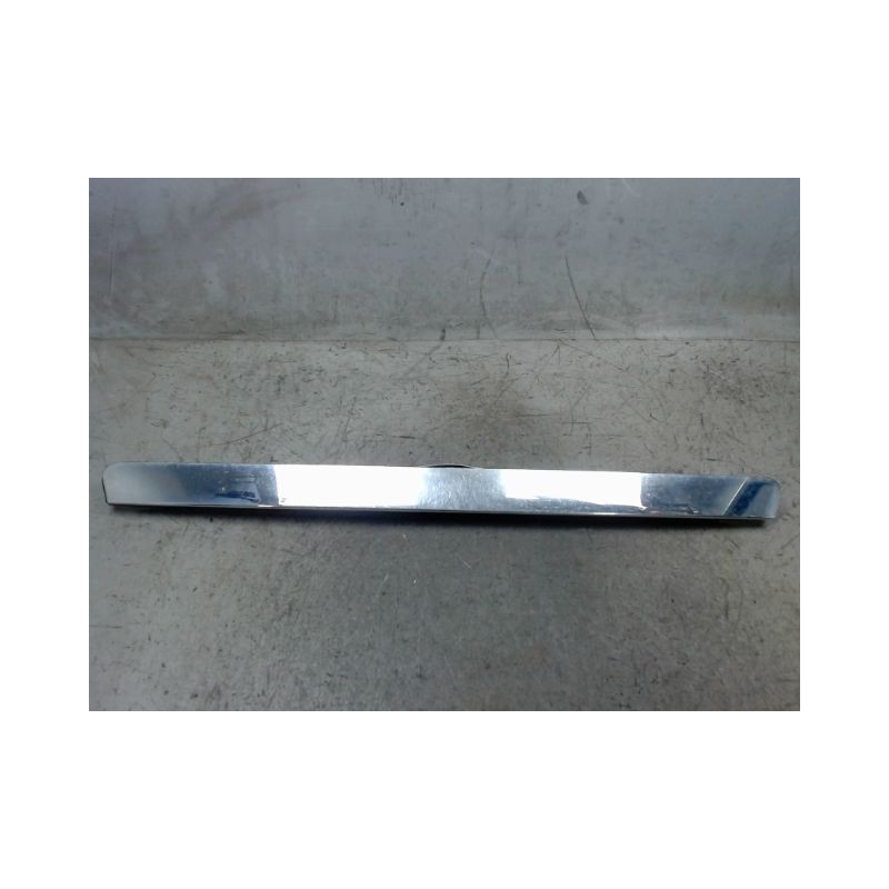ECLAIREUR PLAQUE DE POLICE MERCEDES CLASSE B 05-08