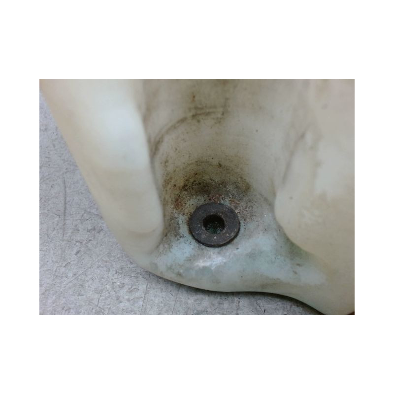 RESERVOIR LAVE-GLACE AVANT OPEL CORSA /90