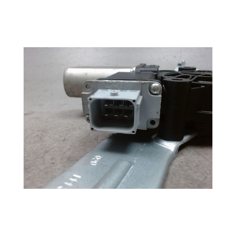 MECANISME+MOTEUR LEVE-GLACE ARRIERE DROIT FIAT BRAVO 2007-