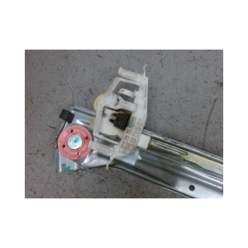 MECANISME+MOTEUR LEVE-GLACE ARRIERE DROIT FIAT BRAVO 2007-
