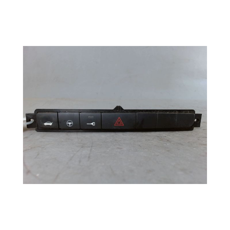BOUTON DE WARNING FIAT PUNTO