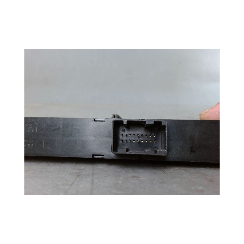 BOUTON DE WARNING FIAT PUNTO