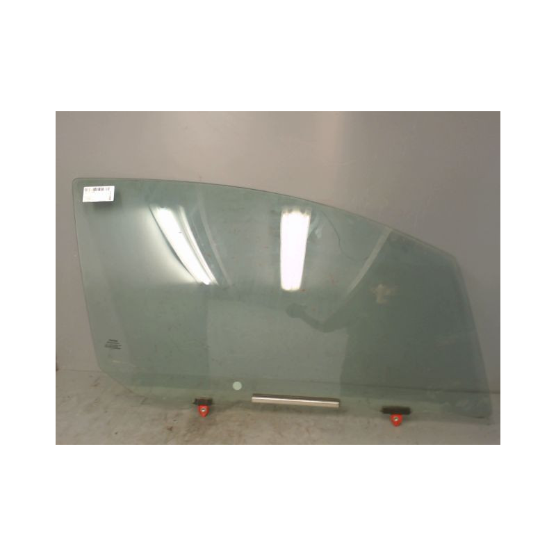 GLACE PORTE AVD TOYOTA YARIS