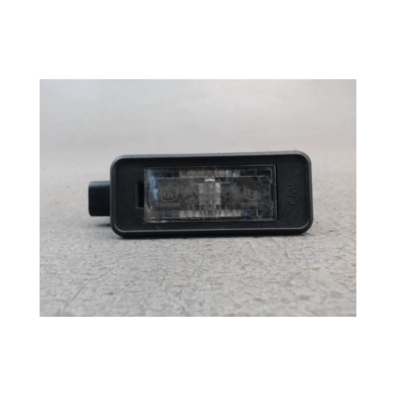 ECLAIREUR PLAQUE DE POLICE DROIT PEUGEOT 308