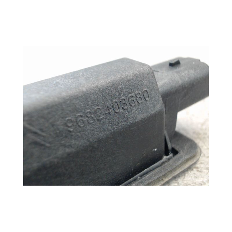 ECLAIREUR PLAQUE DE POLICE DROIT PEUGEOT 308