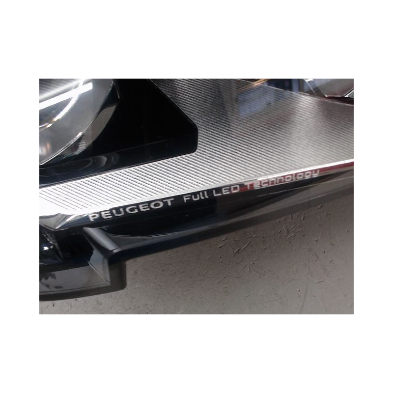 PHARE DROIT PEUGEOT 3008