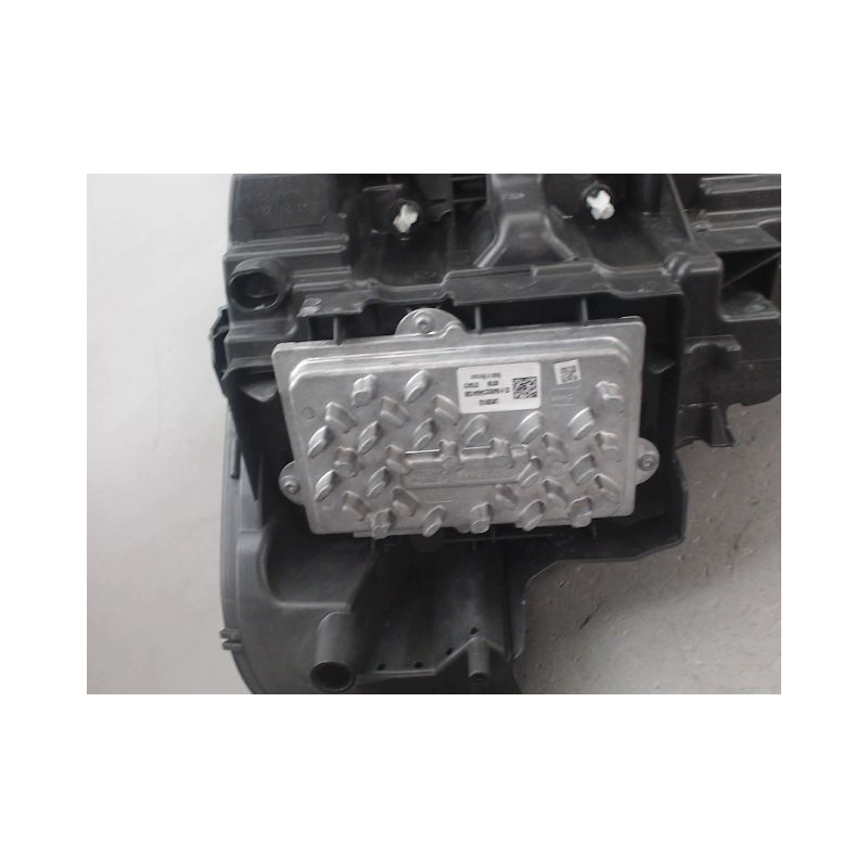 PHARE DROIT PEUGEOT 3008
