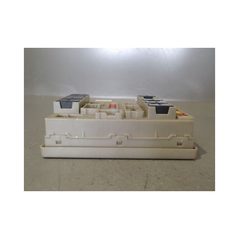 BOITE A FUSIBLES RENAULT MODUS