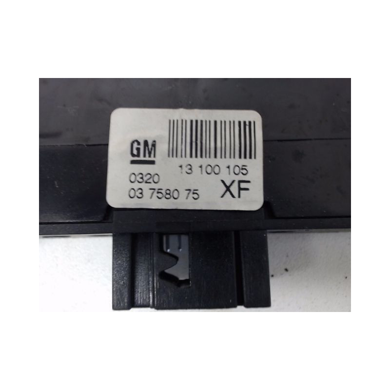 BOUTON DE WARNING OPEL ZAFIRA 2005-