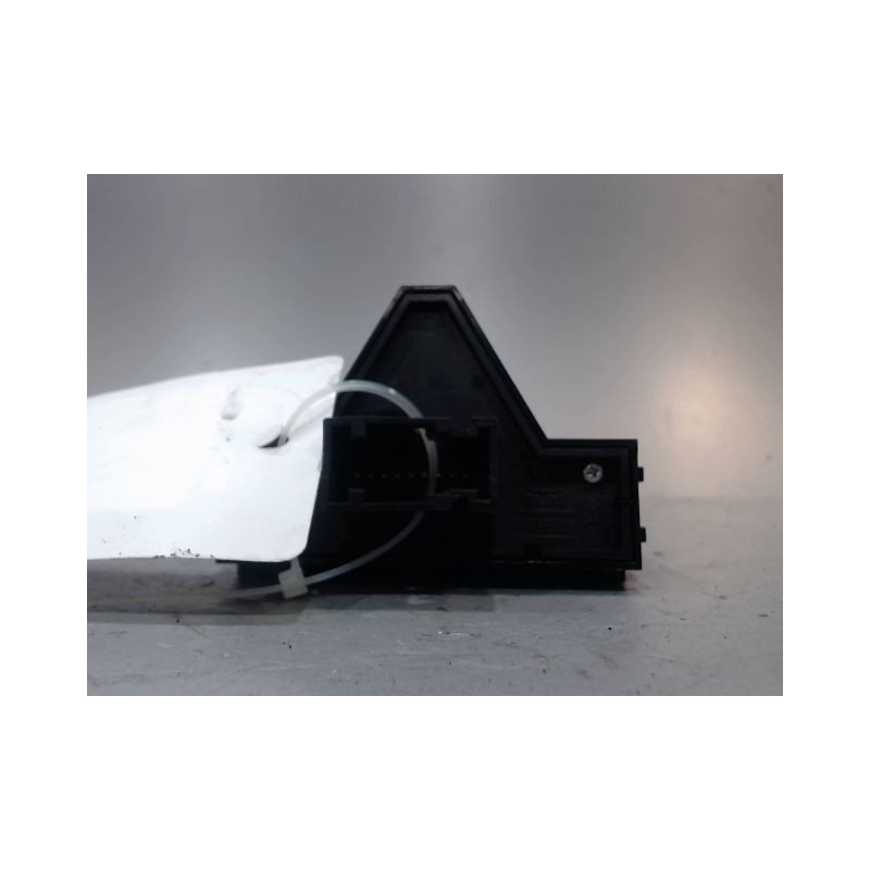 BOUTON DE WARNING OPEL CORSA