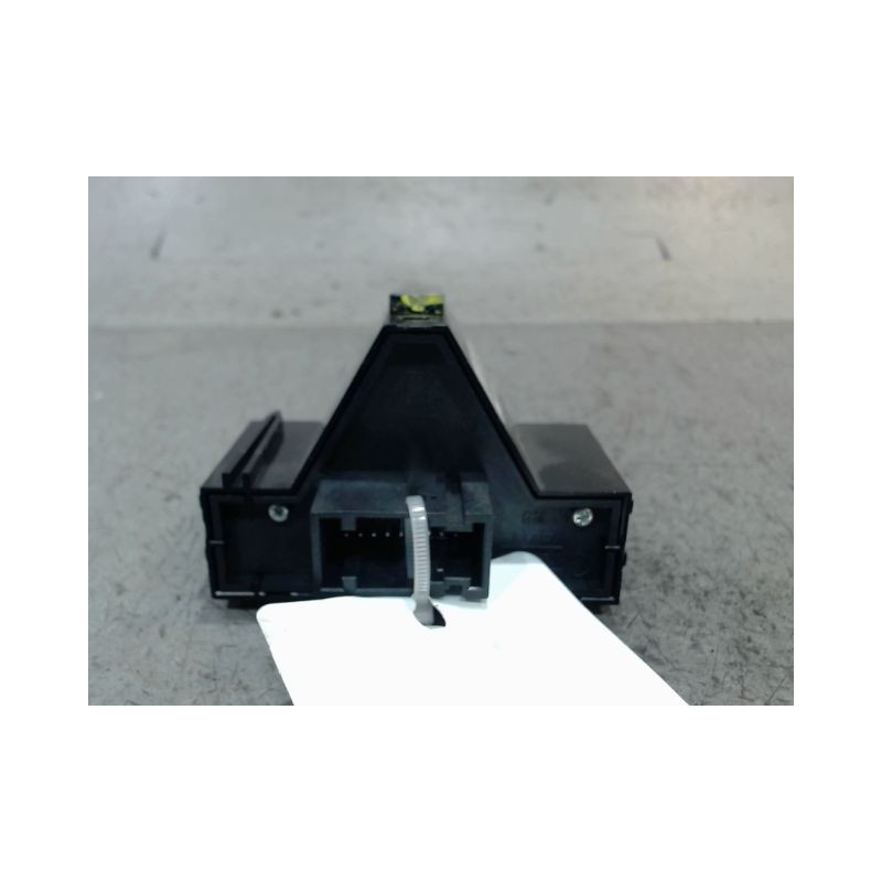 BOUTON DE WARNING OPEL CORSA