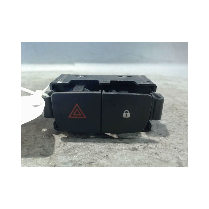 BOUTON DE WARNING RENAULT TRAFIC
