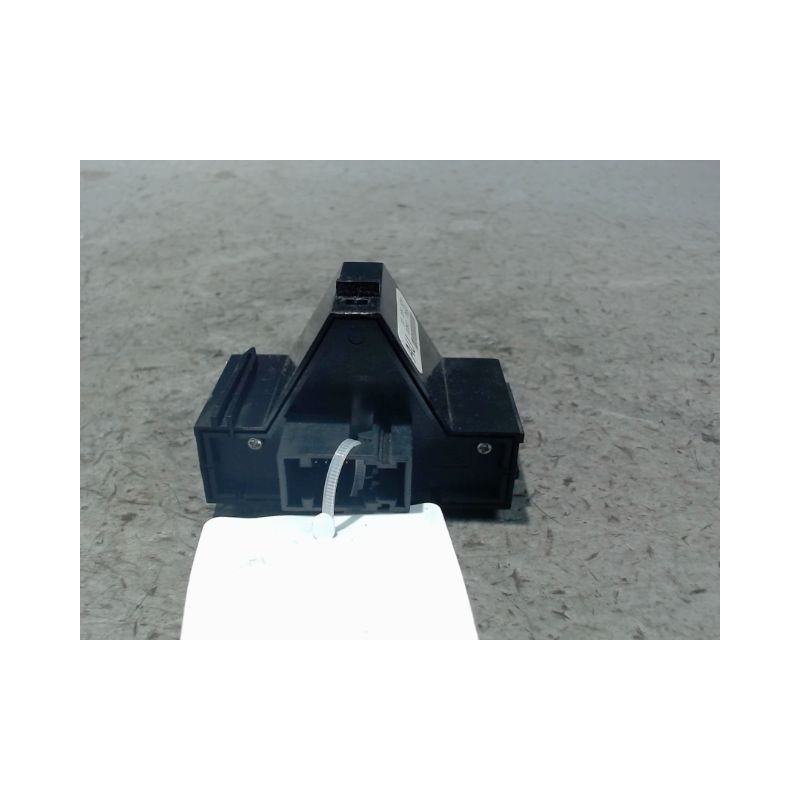 BOUTON DE WARNING OPEL CORSA 2010-