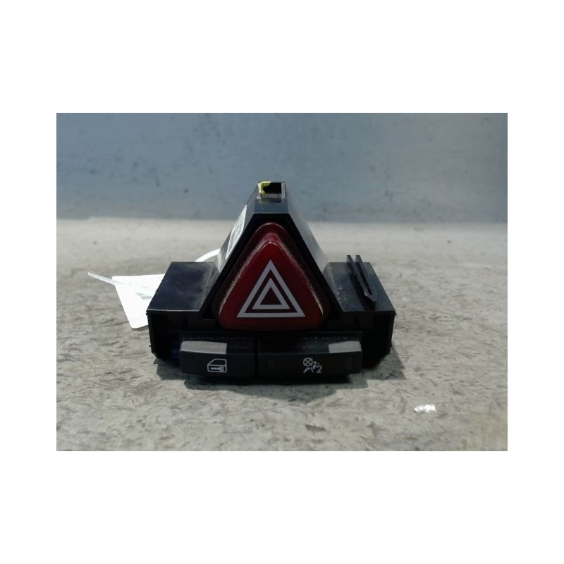 BOUTON DE WARNING OPEL CORSA