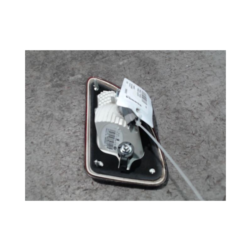 FEU ARRIERE INTERIEUR DROIT RENAULT TWINGO 2 2010-