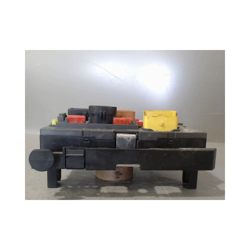 BOITE A FUSIBLES PEUGEOT PARTNER FG II PHASE 2 (B9) 2012-2015
