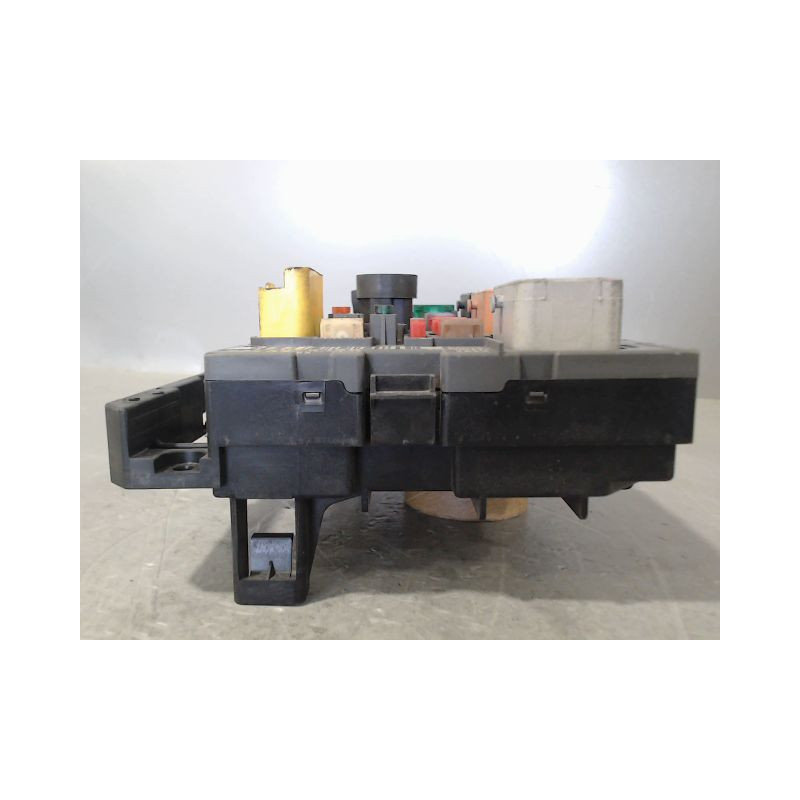 BOITE A FUSIBLES PEUGEOT PARTNER FG II Phase 1 (B9) 2008-2012