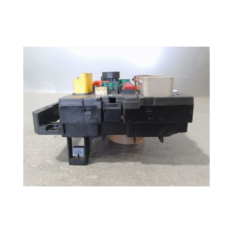BOITE A FUSIBLES PEUGEOT 307 Phase 2 2005-2007