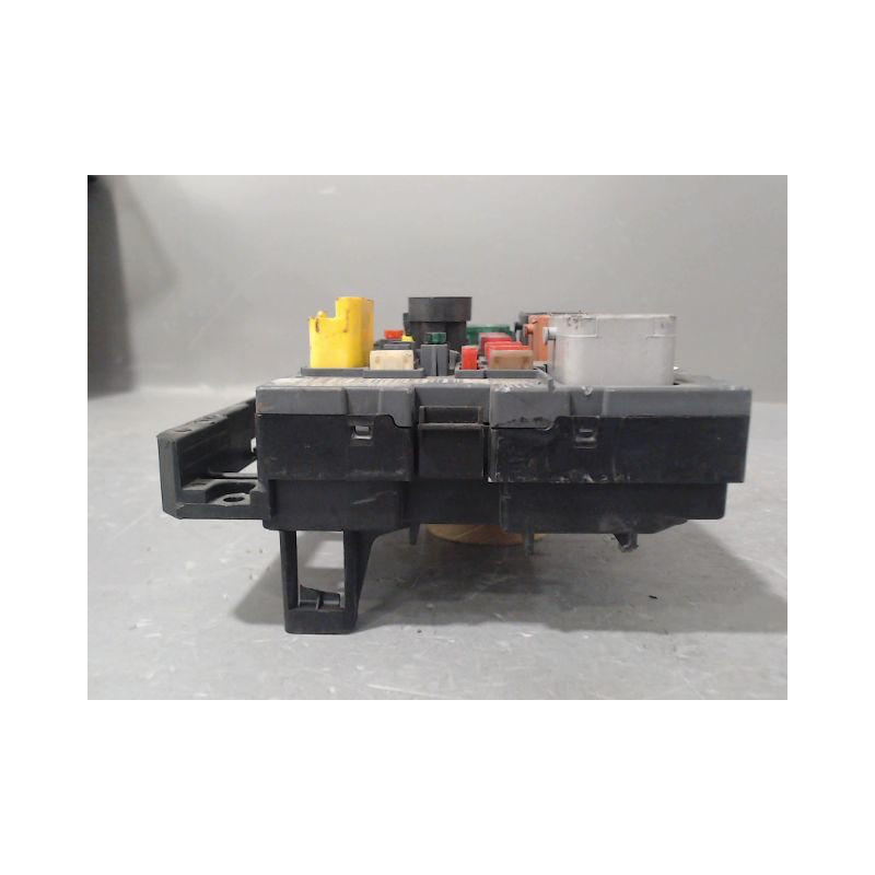 BOITE A FUSIBLES PEUGEOT 308 2009-