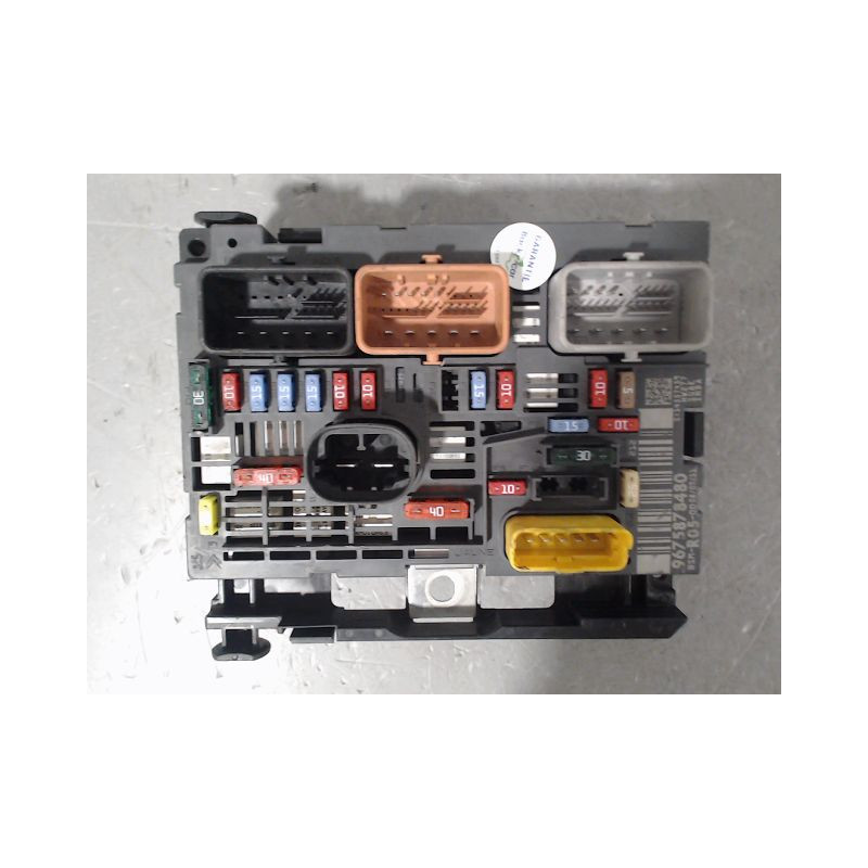 BOITE A FUSIBLES PEUGEOT 308 2011-
