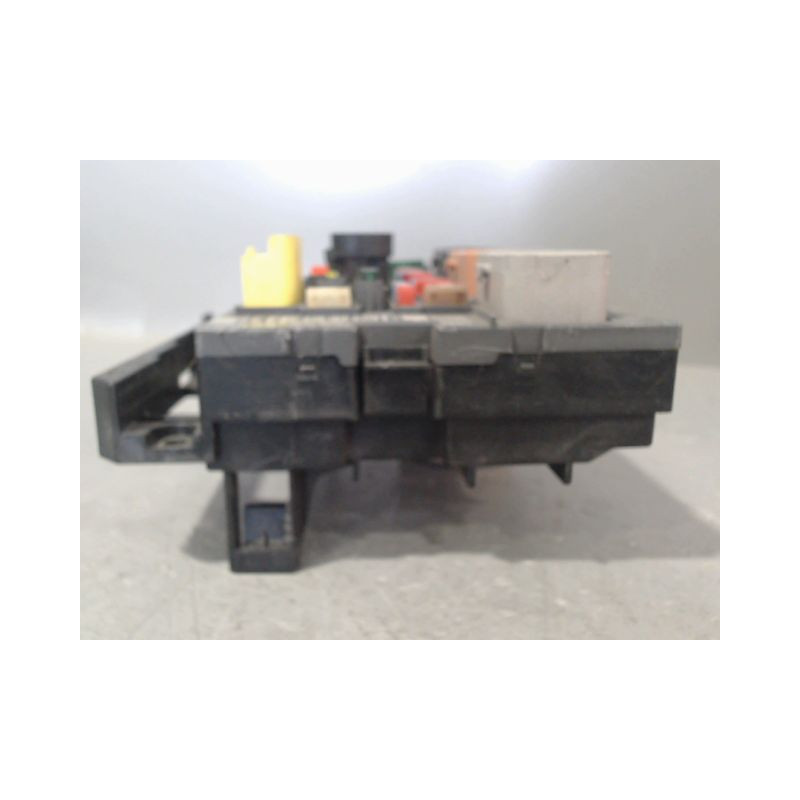 BOITE A FUSIBLES PEUGEOT 308 2011-