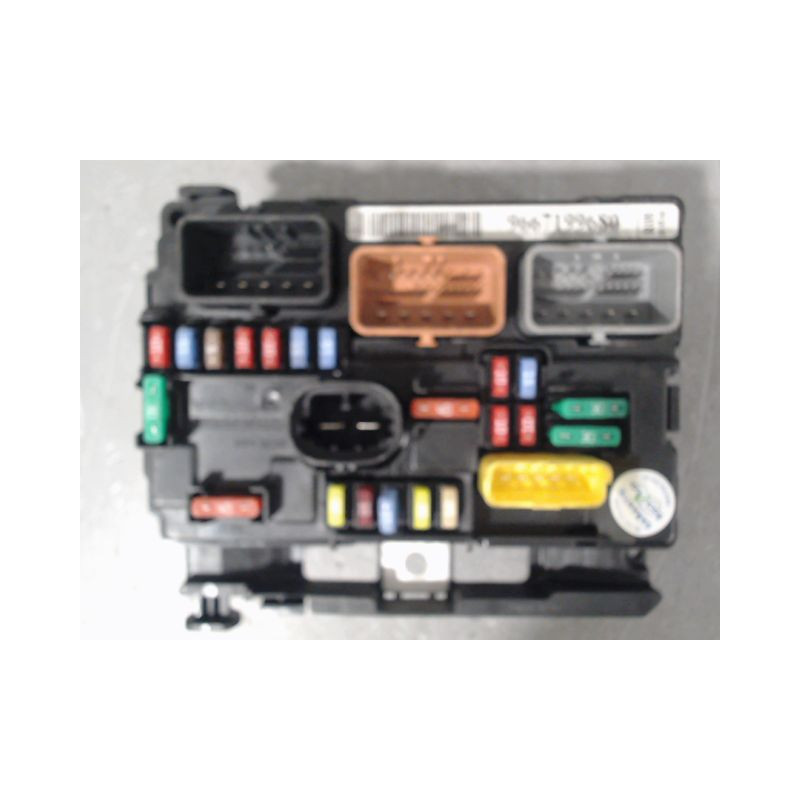 BOITE A FUSIBLES PEUGEOT 206 + 2009-2013