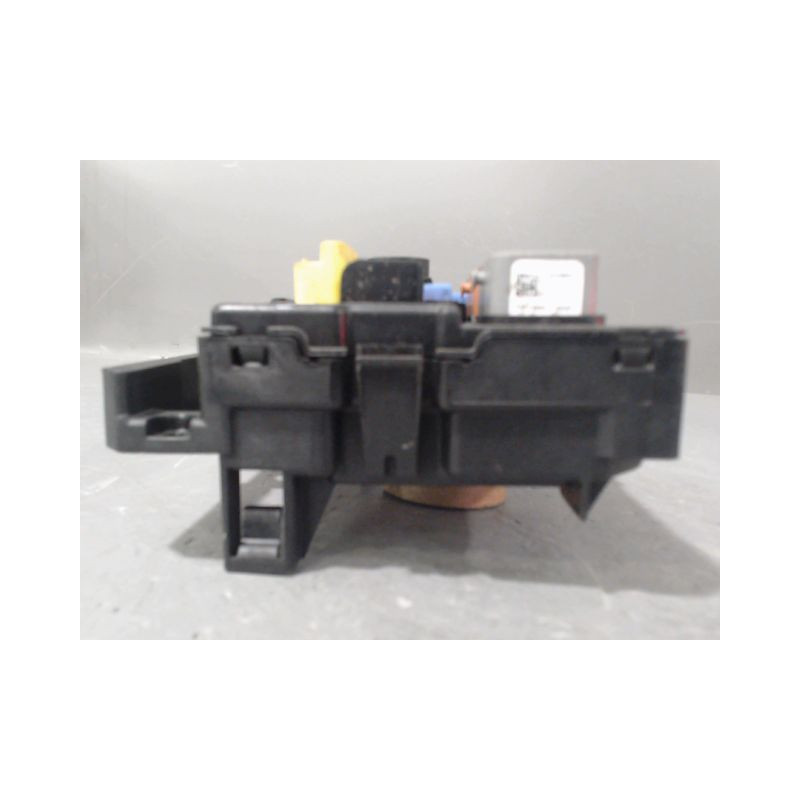 BOITE A FUSIBLES PEUGEOT 206 + 2009-2013