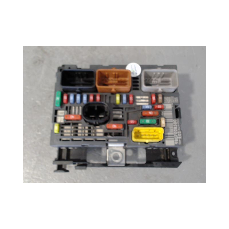 BOITE A FUSIBLES PEUGEOT 3008 BREAK I PHASE 2 2013-...