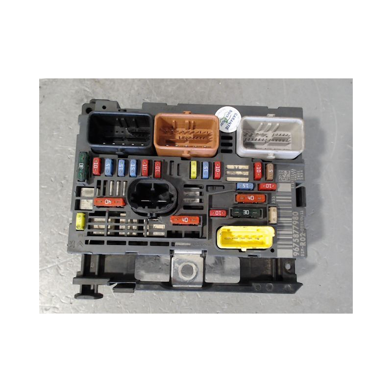 BOITE A FUSIBLES PEUGEOT 3008 BREAK I Phase 1 2009-2013