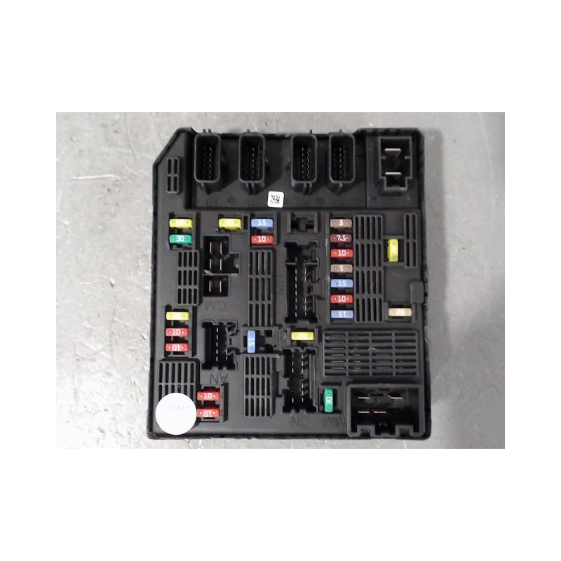 BOITE A FUSIBLES RENAULT GRAND SCENIC MONOSP. III Phase 2 LONG 2011-2013
