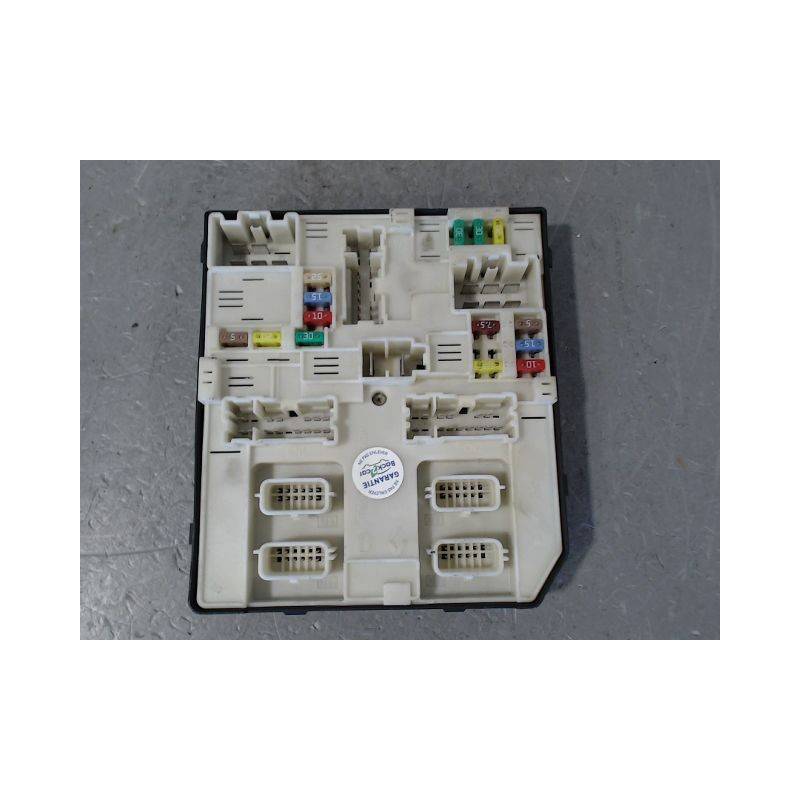 BOITE A FUSIBLES RENAULT LAGUNA III Phase 2 2010-2013