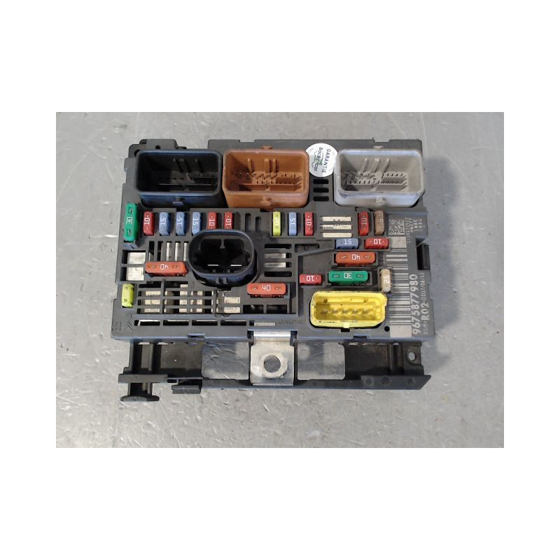 BOITE A FUSIBLES PEUGEOT 407 SW Phase 1 2004-2008