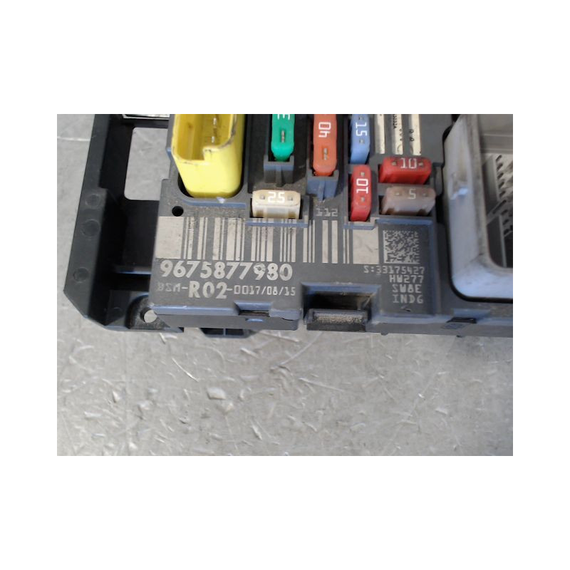 BOITE A FUSIBLES PEUGEOT 407 SW Phase 1 2004-2008