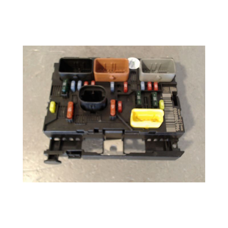 BOITE A FUSIBLES PEUGEOT 207 2006-2013