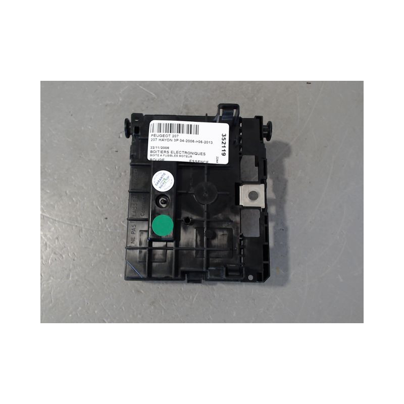 BOITE A FUSIBLES PEUGEOT 207 2006-2013