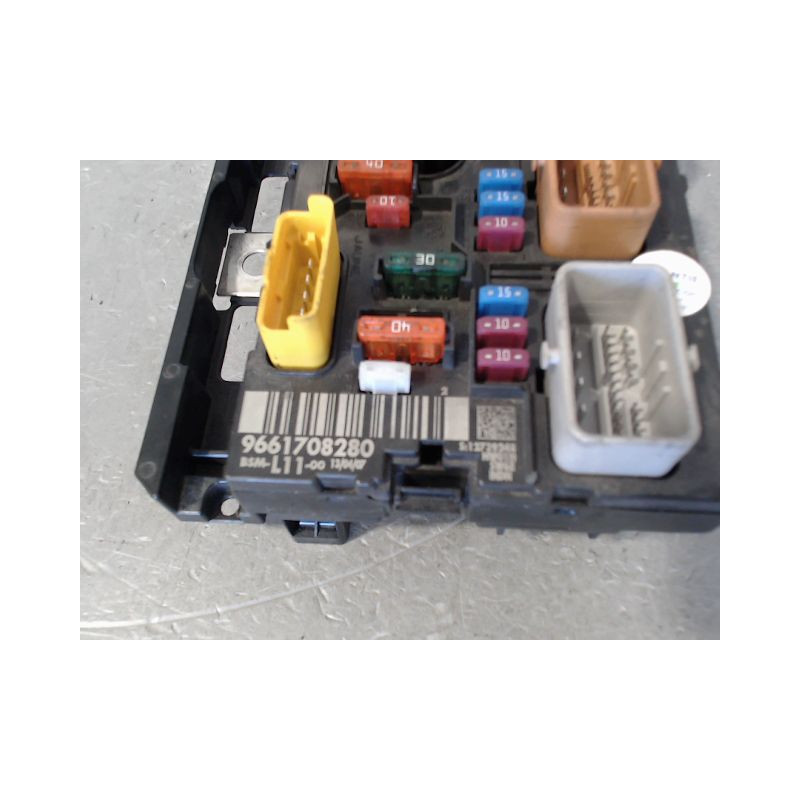BOITE A FUSIBLES PEUGEOT 307 CC 2P Phase 2 2005-2008