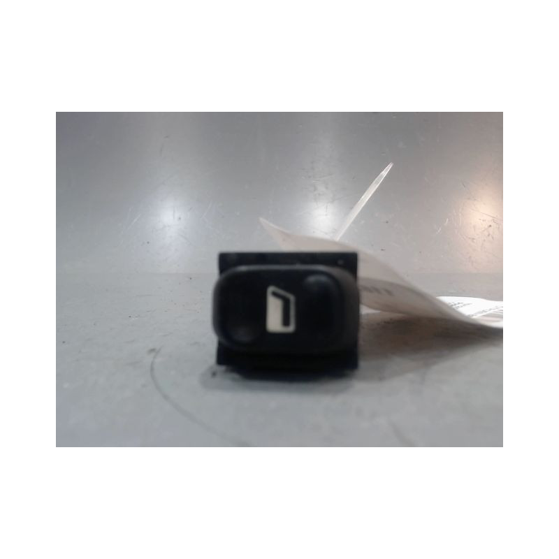 COMMANDE LEVE-GLACE PORTE AVD CITROEN BERLINGO