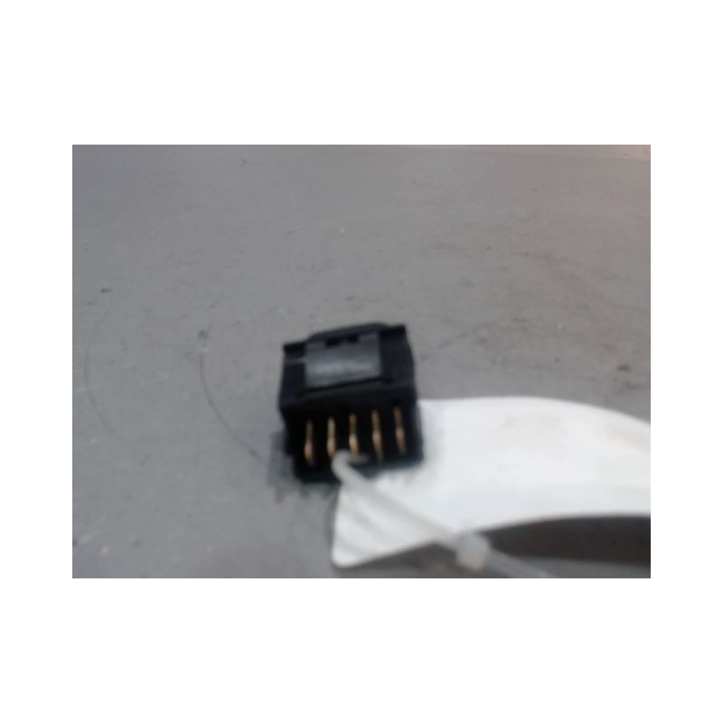 COMMANDE LEVE-GLACE PORTE AVD CITROEN BERLINGO