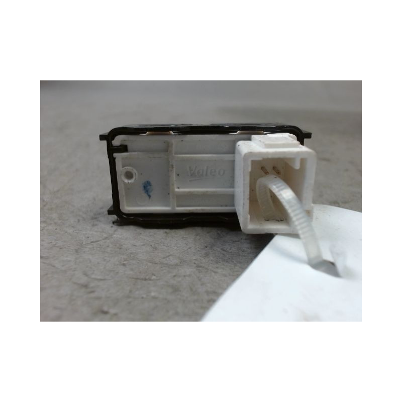 COMMANDE LEVE-GLACE PORTE AVD PEUGEOT 2008