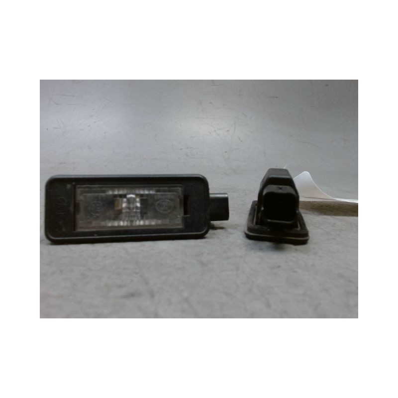 ECLAIREUR PLAQUE DE POLICE PEUGEOT 2008